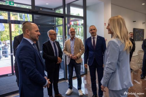 RD2 1847-Rok-Dezelak-RD2.si 