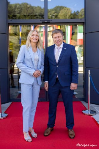 RD2 1974-Rok-Dezelak-RD2.si 