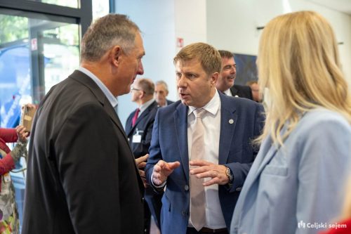 RD2 2010-Rok-Dezelak-RD2.si 