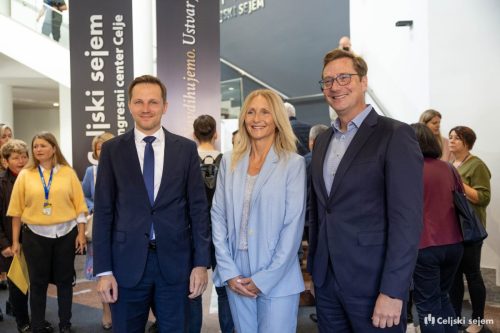 RD2 2042-Rok-Dezelak-RD2.si 