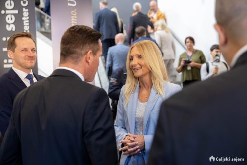 RD2 2053-Rok-Dezelak-RD2.si 