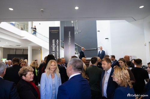 RD2 2086-Rok-Dezelak-RD2.si 