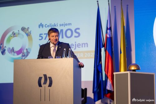 RD2 2255-Rok-Dezelak-RD2.si 