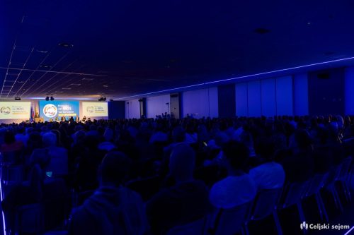 RD2 2273-Rok-Dezelak-RD2.si 