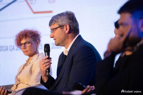 RD2 2304-Rok-Dezelak-RD2.si 