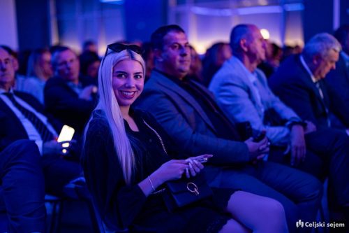 RD2 2329-Rok-Dezelak-RD2.si 