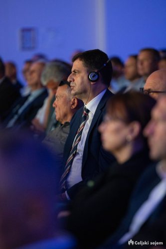 RD2 2391-Rok-Dezelak-RD2.si 