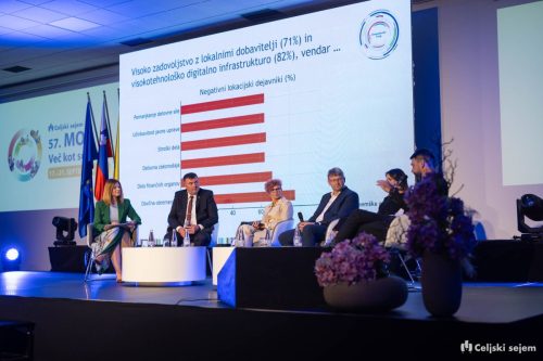 RD2 2428-Rok-Dezelak-RD2.si 