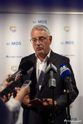 RD2 2660-Rok-Dezelak-RD2.si 