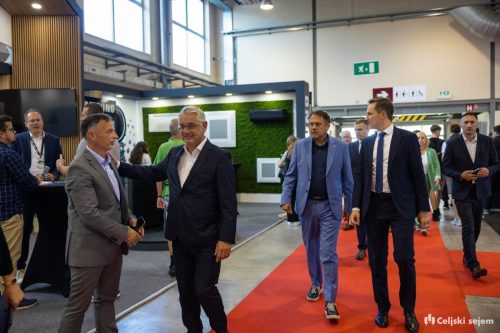 RD2 2748-Rok-Dezelak-RD2.si 