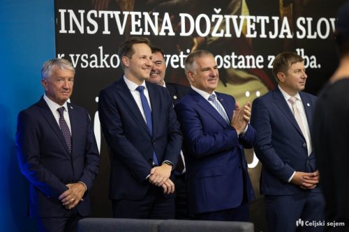 RD2 2808-Rok-Dezelak-RD2.si 