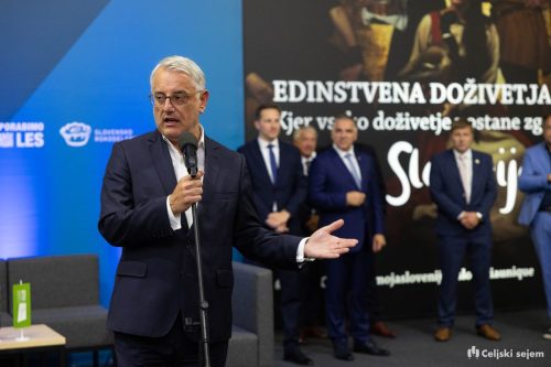 RD2 2850-Rok-Dezelak-RD2.si 