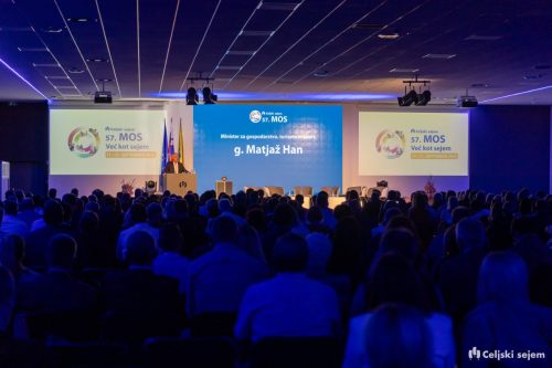 RD2 5628-Rok-Dezelak-RD2.si 