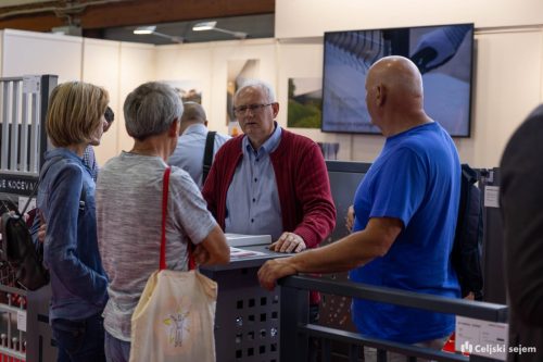 RD2 5649-Rok-Dezelak-RD2.si 