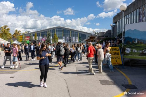 RD2 5703-Rok-Dezelak-RD2.si 