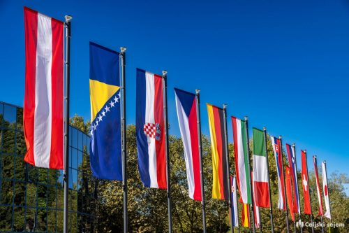 RD2 3061-Rok-Dezelak-RD2.si 