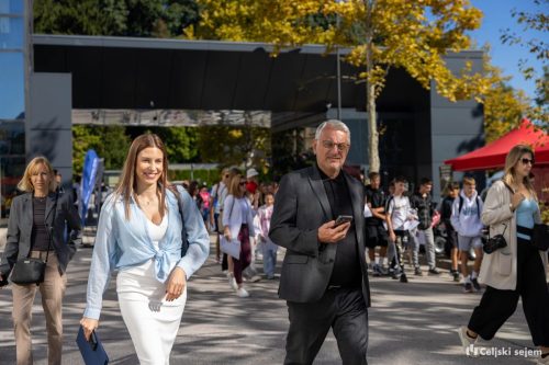 RD2 3086-Rok-Dezelak-RD2.si 