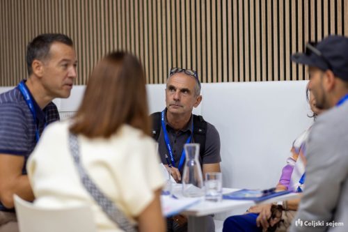 RD2 3103-Rok-Dezelak-RD2.si 