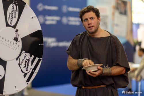 RD2 3111-Rok-Dezelak-RD2.si 