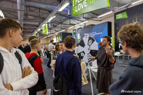 RD2 3157-Rok-Dezelak-RD2.si 