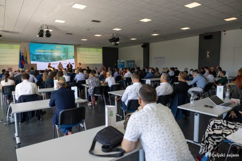 RD2 3208-Rok-Dezelak-RD2.si 