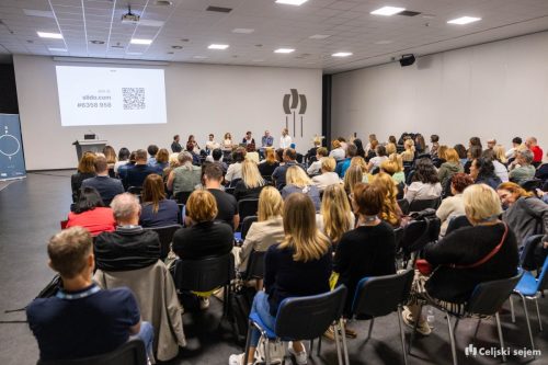 RD2 3293-Rok-Dezelak-RD2.si 