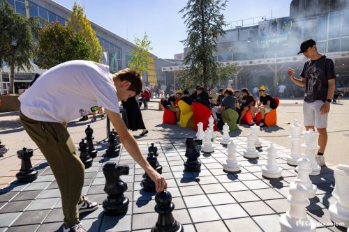 RD2 3469-Rok-Dezelak-RD2.si 