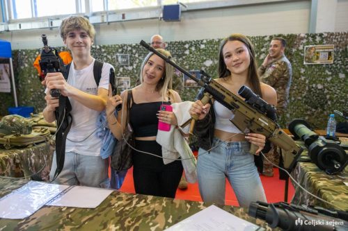 RD2 3834-Rok-Dezelak-RD2.si 