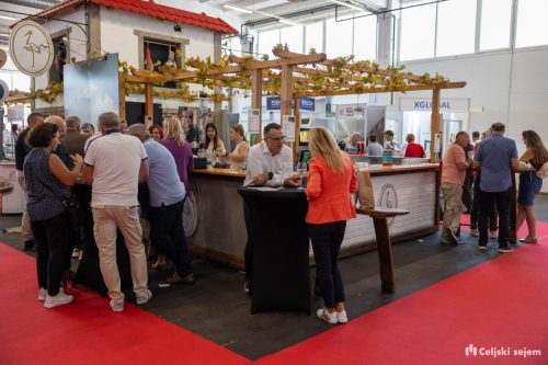 ARK 7985-2-Rok-Dezelak-RD2.si 