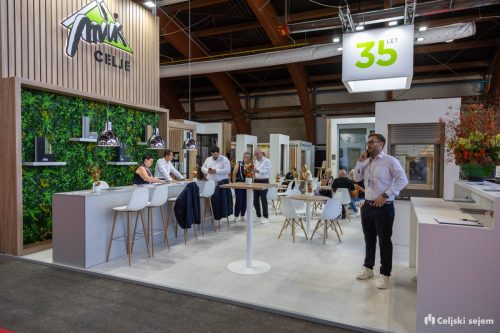 ARK 8017-Rok-Dezelak-RD2.si 