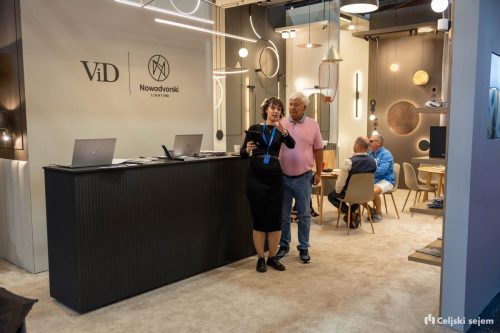 ARK 8102-Rok-Dezelak-RD2.si 