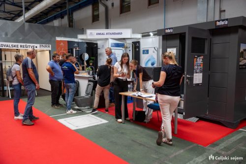 ARK 8161-Rok-Dezelak-RD2.si 