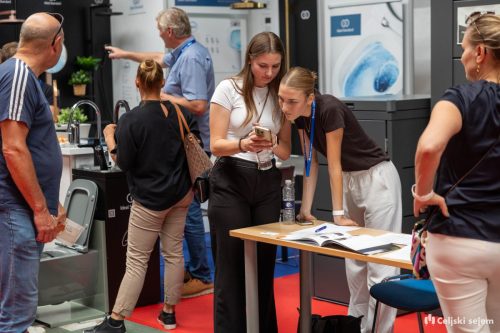 ARK 8165-Rok-Dezelak-RD2.si 