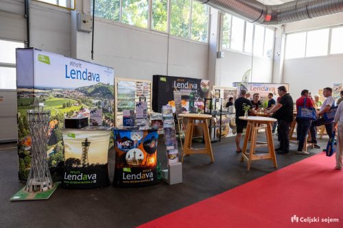 ARK 8201-Rok-Dezelak-RD2.si 