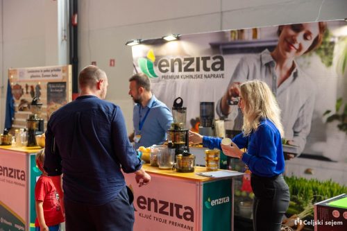 ARK 8219-Rok-Dezelak-RD2.si 