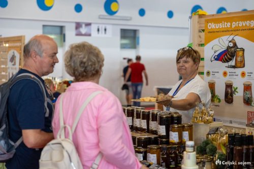 ARK 8319-Rok-Dezelak-RD2.si 