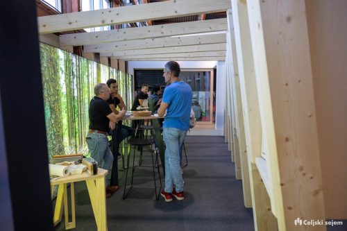 ARK 8364-Rok-Dezelak-RD2.si 