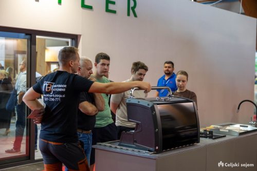 ARK 8377-2-Rok-Dezelak-RD2.si 