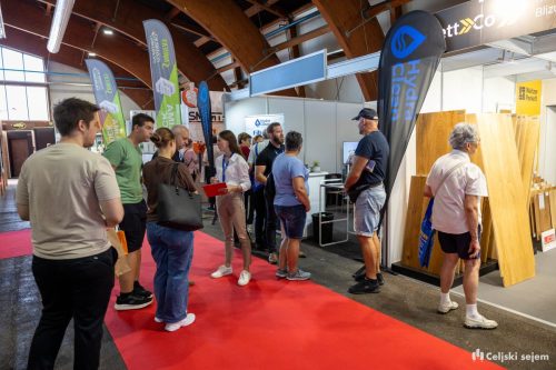 ARK 8400-Rok-Dezelak-RD2.si 