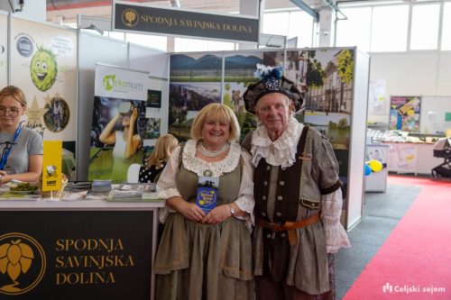 ARK 8424-Rok-Dezelak-RD2.si 