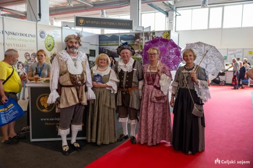 ARK 8429-Rok-Dezelak-RD2.si 