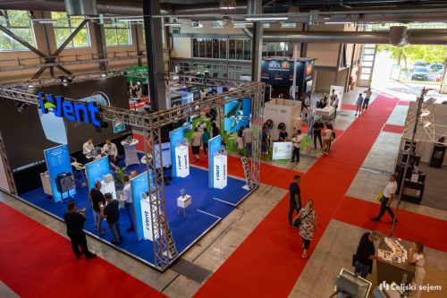 ARK 8462-Rok-Dezelak-RD2.si 