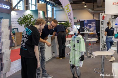 ARK 8520-Rok-Dezelak-RD2.si 