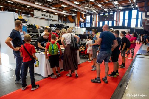 ARK 8532-Rok-Dezelak-RD2.si 