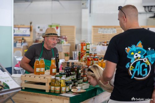 ARK 8575-Rok-Dezelak-RD2.si 