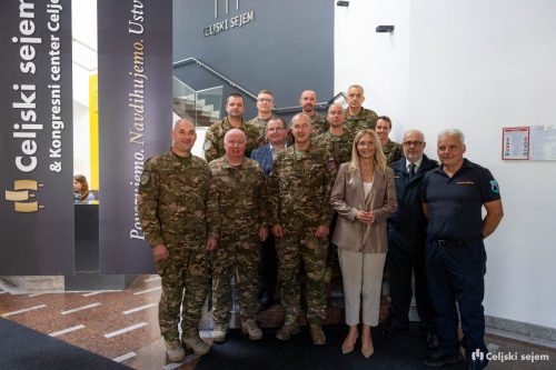 RD2 3890-Rok-Dezelak-RD2.si 