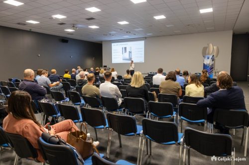 RD2 3928-Rok-Dezelak-RD2.si 