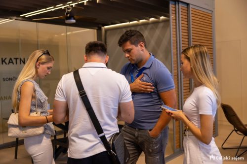 RD2 3975-Rok-Dezelak-RD2.si 