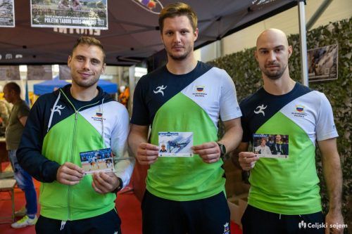 RD2 4002-Rok-Dezelak-RD2.si 