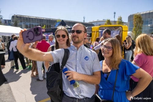 RD2 4086-Rok-Dezelak-RD2.si 